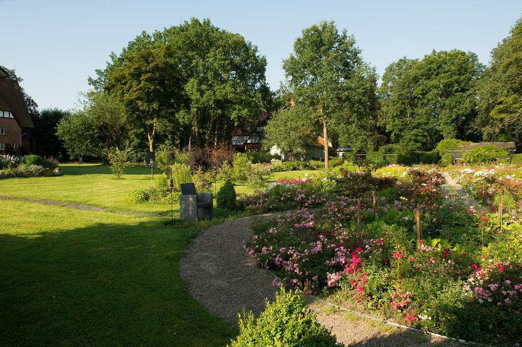 Hotel Gut Bardenhagen Bagian luar foto