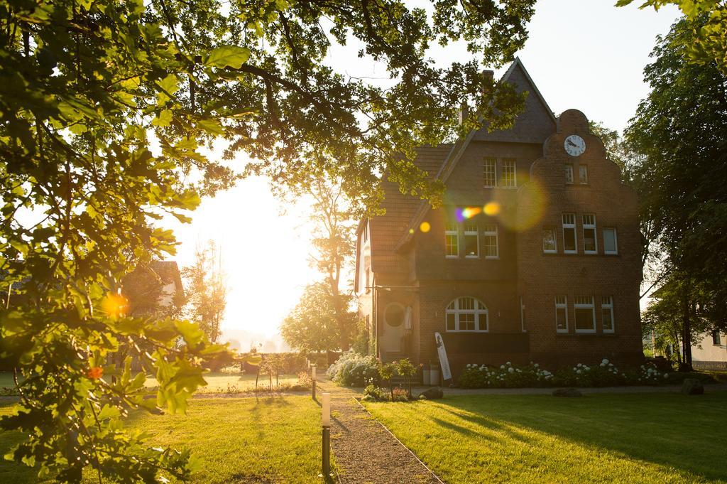 Hotel Gut Bardenhagen Bagian luar foto